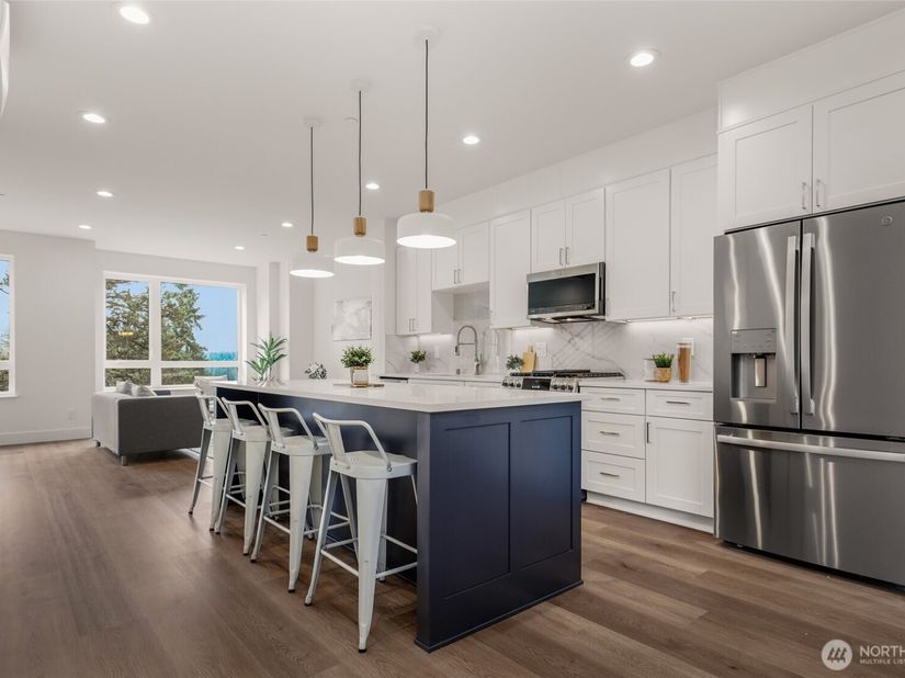 8923 166th Avenue NE 101, Redmond WA 98052