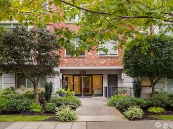 200 W Comstock Street