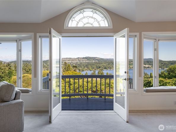 4232 Shoreclub Drive, Mercer Island WA 98040