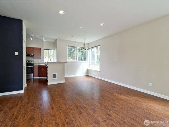 12012 NE 204th Place C201, Bothell WA 98011