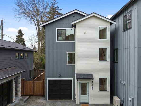 2725 NE 87th Street, Seattle WA 98115