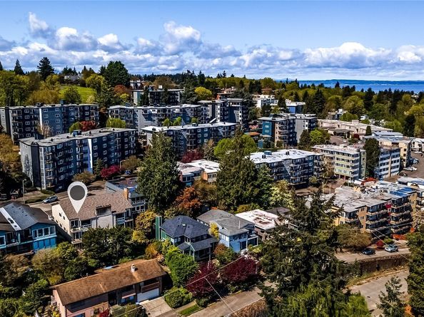 3424 25th Avenue W 201, Seattle WA 98199