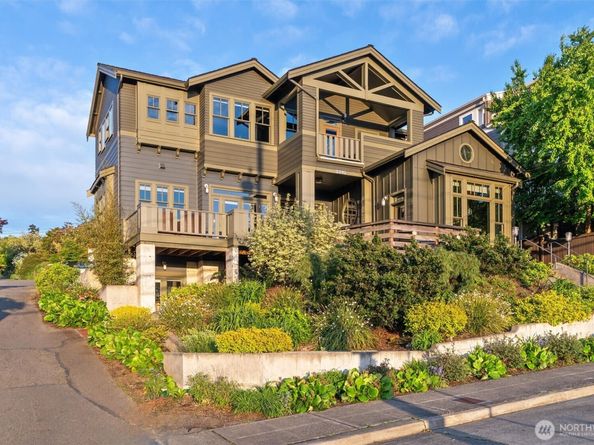 3310 59th Avenue SW A, Seattle WA 98116