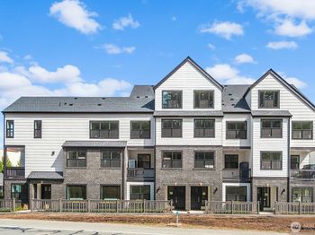 720 Newport Way NW