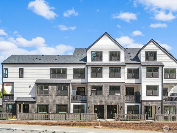 720 Newport Way NW, Issaquah WA 98027