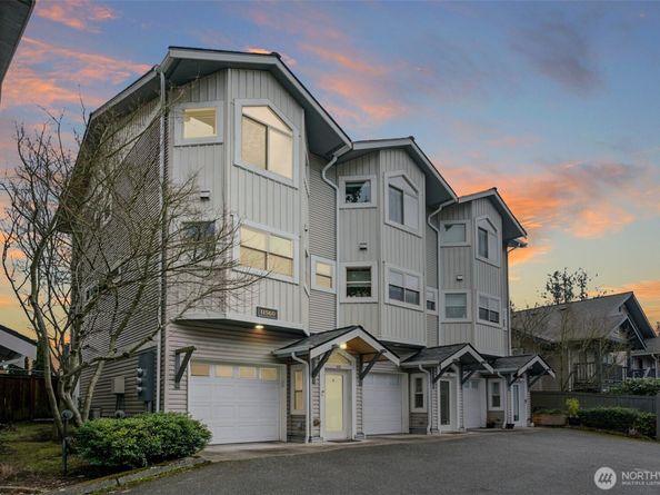 11560 Stone Avenue N 101, Seattle WA 98133