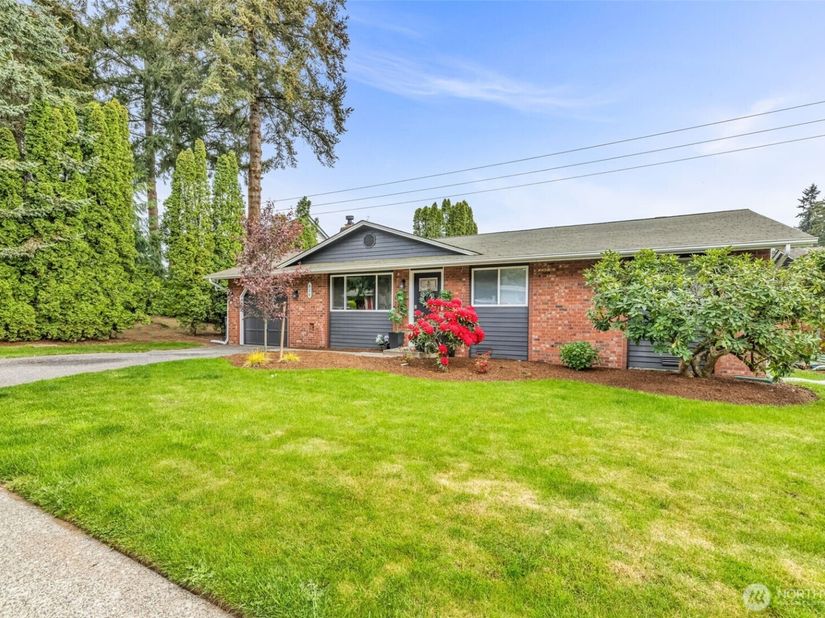 616 212th Street SW, Bothell WA 98021