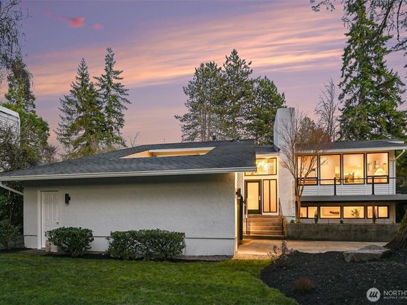 6560 W Mercer Way, Mercer Island WA 98040