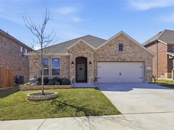 3223  Hunters Glen Drive , Aubrey Texas 76227