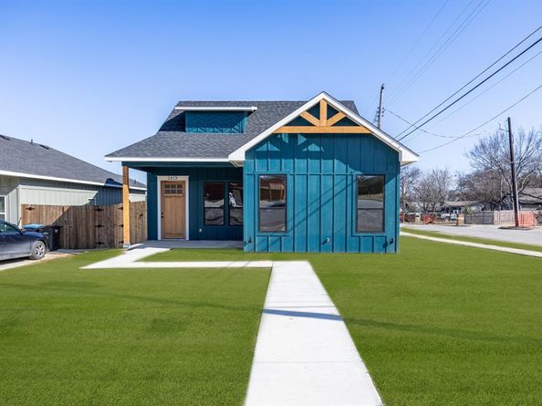 2613  Walker Street , Fort Worth Texas 76105