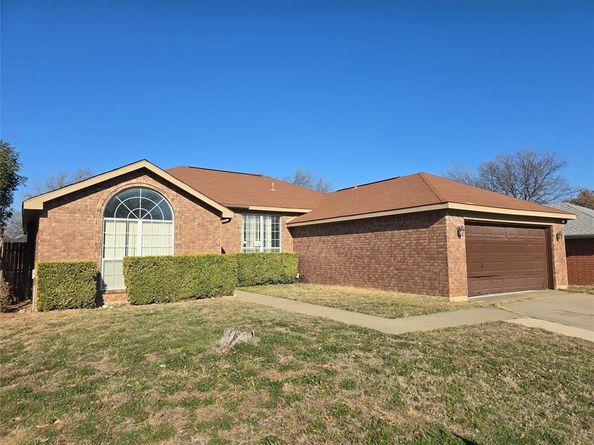 8012  Ashridge Road , Fort Worth Texas 76134