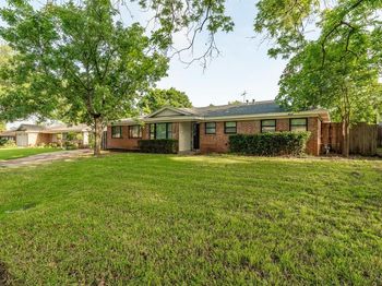 600  Circleview Drive N