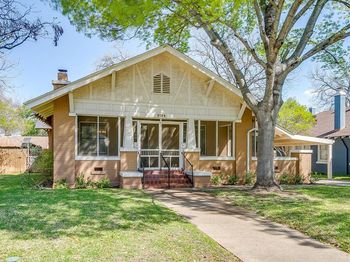 2124  Weatherbee Street 