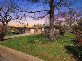 800  Brownstone Street 