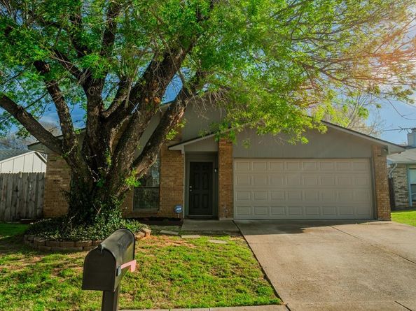 6802  Blackberry Drive , Arlington Texas 76016