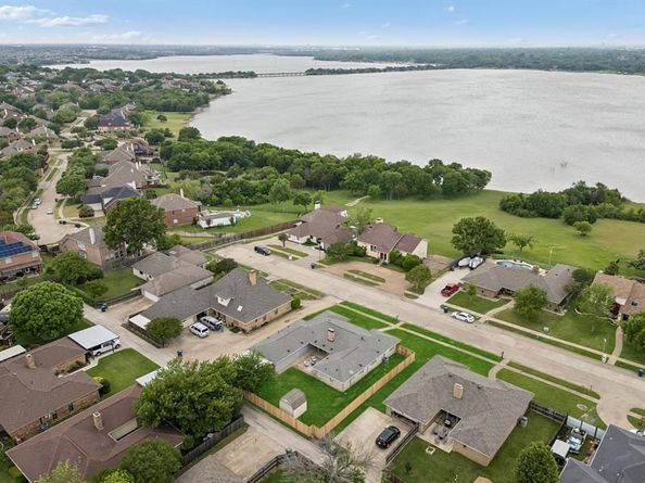 4610  Candlestick Drive , Garland Texas 75043