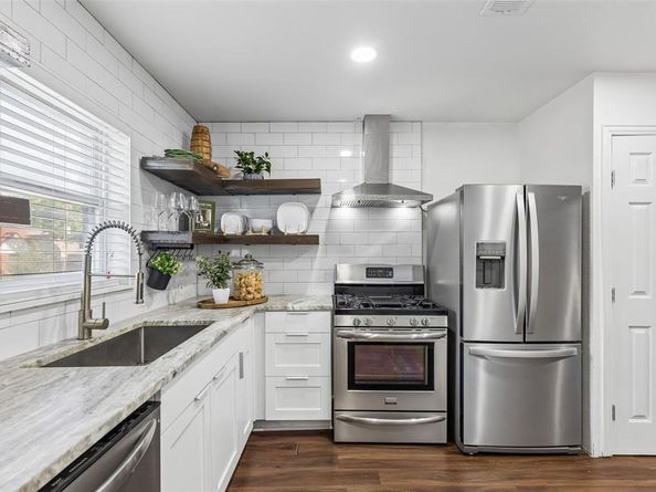 5111  Stoneleigh Avenue , Dallas Texas 75235