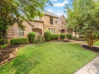 904  Crestmoor Drive 