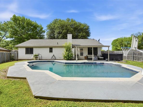1701  Tobie Layne Street , Benbrook Texas 76126