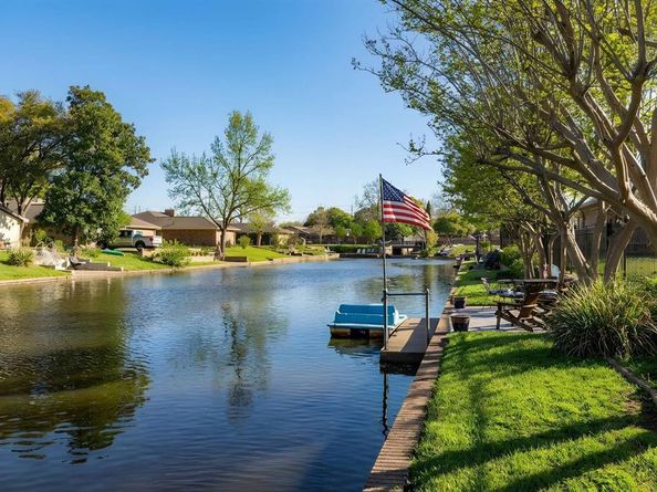 1813  Lakeside Drive , Arlington Texas 76013