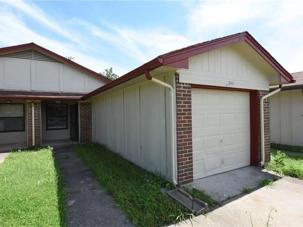 8910-8912  Greenmound Avenue , Dallas Texas 75227