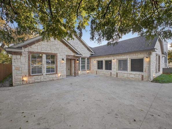 3532 W Jefferson Boulevard , Dallas Texas 75211