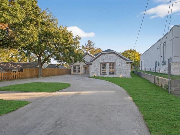 3532 W Jefferson Boulevard , Dallas Texas 75211