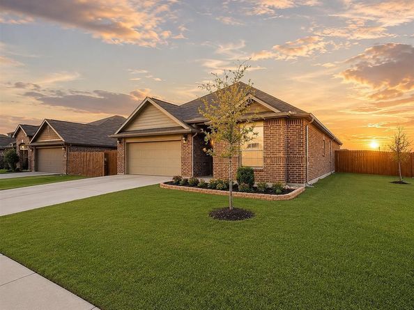 1837  Rialto Lane , Crowley Texas 76036