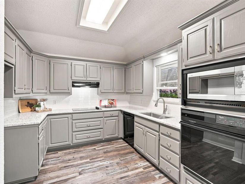 907  Red Oak Drive , Mansfield Texas 76063