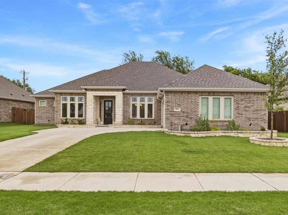943  Richard Pittmon Drive , DeSoto Texas 75115