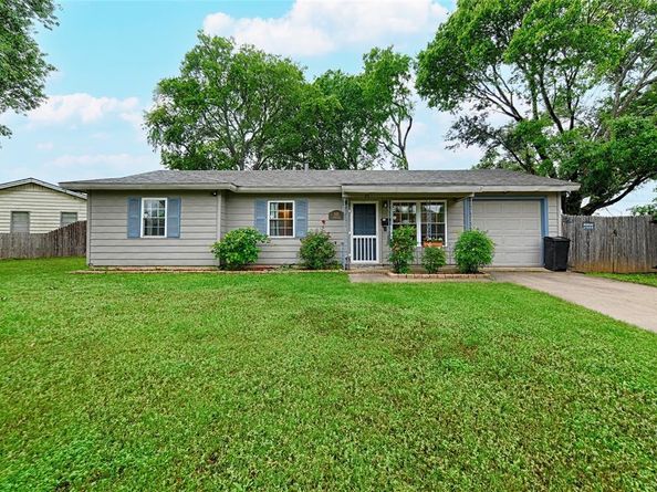 531  Himes Drive , Euless Texas 76039