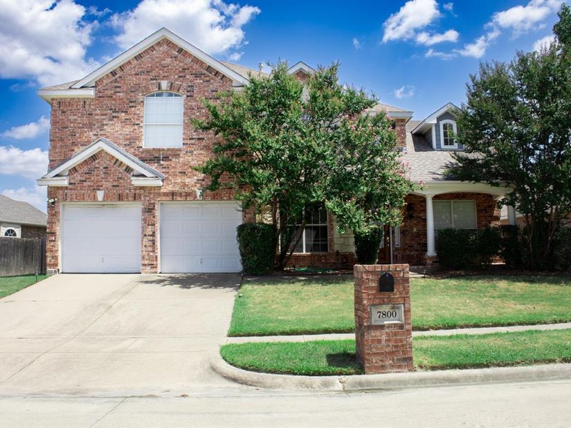 7800  Pirate Point Circle , Arlington Texas 76016