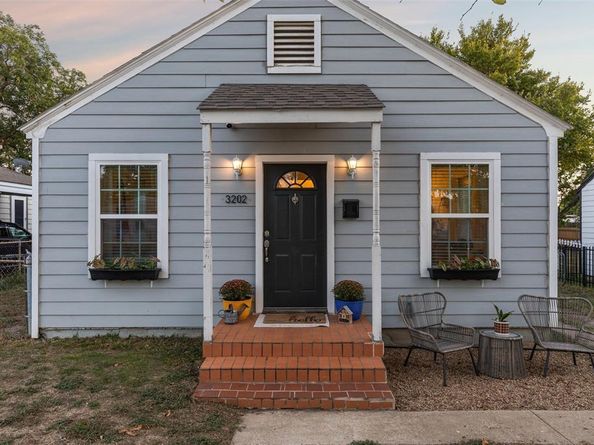 3202  Aster Street , Dallas Texas 75211