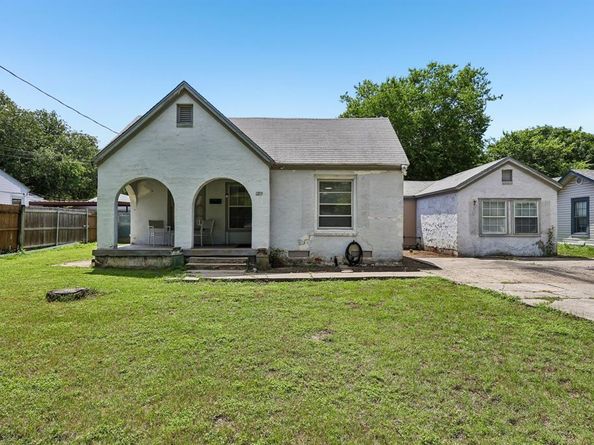 1215  Churchill Road , River Oaks Texas 76114