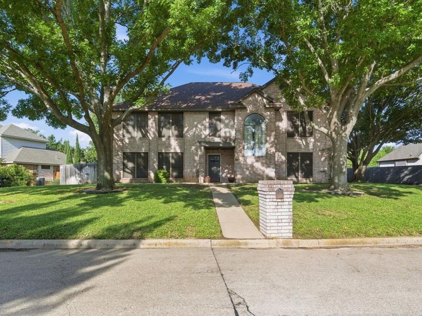 1936  Spinnaker Lane , Azle Texas 76020
