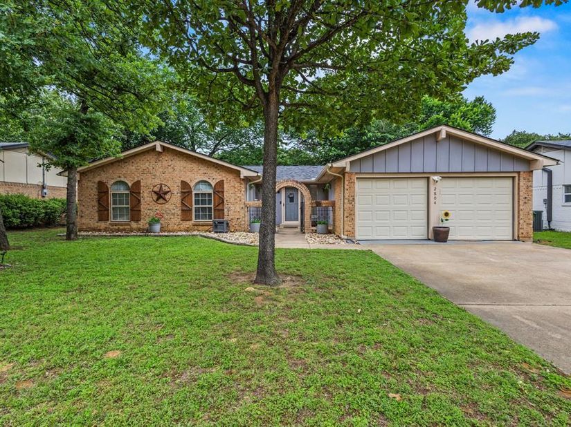 2804  Mintwood Place , Arlington Texas 76016
