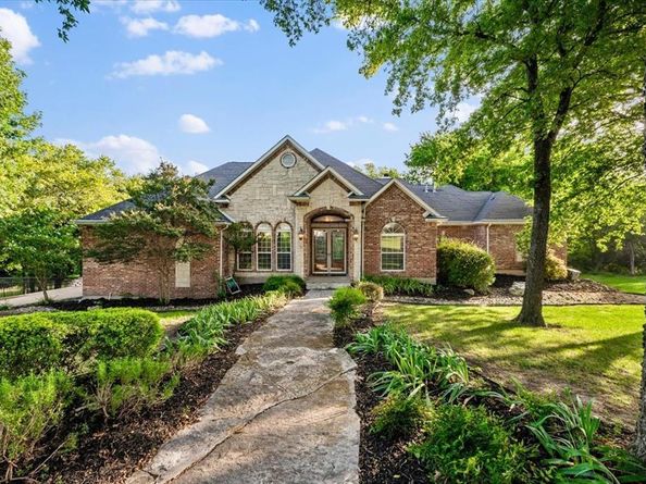 2643  Creekwood Drive , Cedar Hill Texas 75104