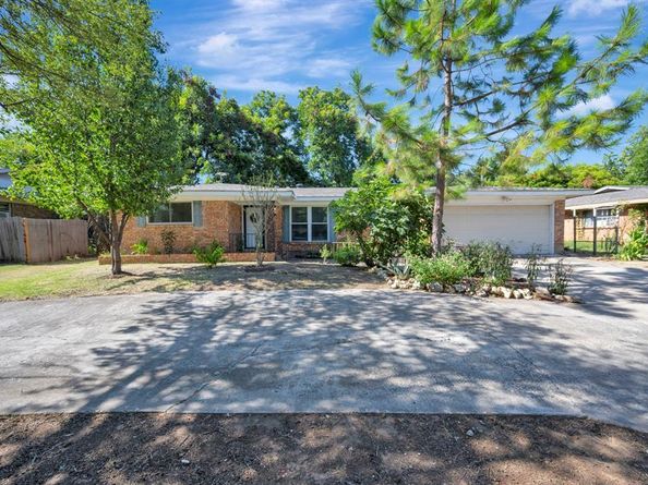 7004  Meadowbrook Drive , Fort Worth Texas 76112