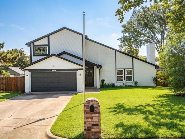 2316  Hummingbird Trail , Grapevine Texas 76051
