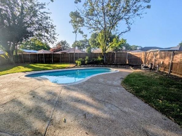 2113  Cedarwood Drive , Garland Texas 75040
