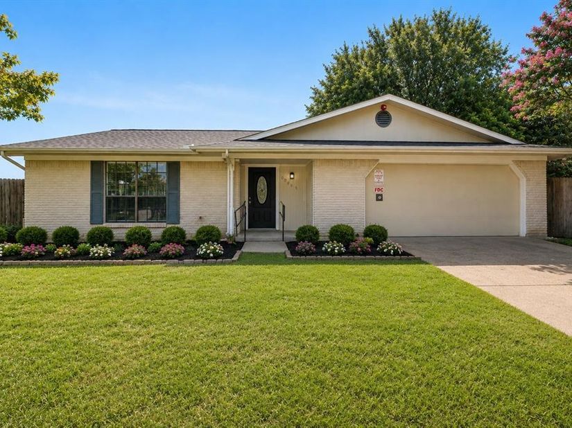 6901  Wicks Trail , Fort Worth Texas 76133