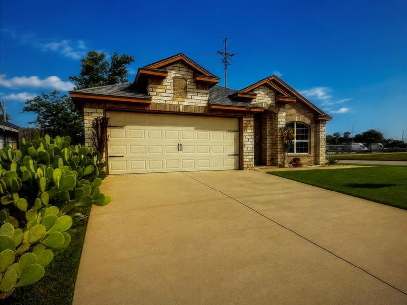 2900  Fitzhugh Avenue , Fort Worth Texas 76105