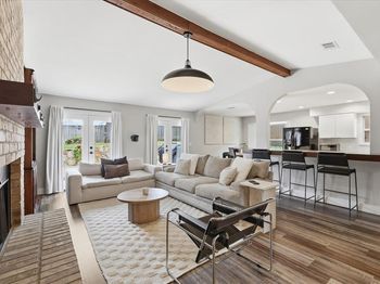 411  Lake Vista E