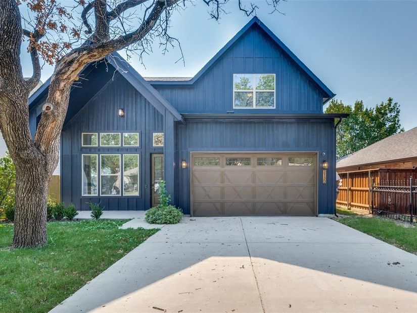2130  Roanoke Avenue , Dallas Texas 75235