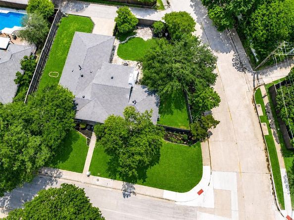 6810  Town Bluff Drive , Dallas Texas 75248