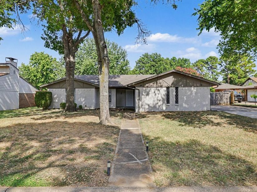 826  Glacier Lane , Grapevine Texas 76051