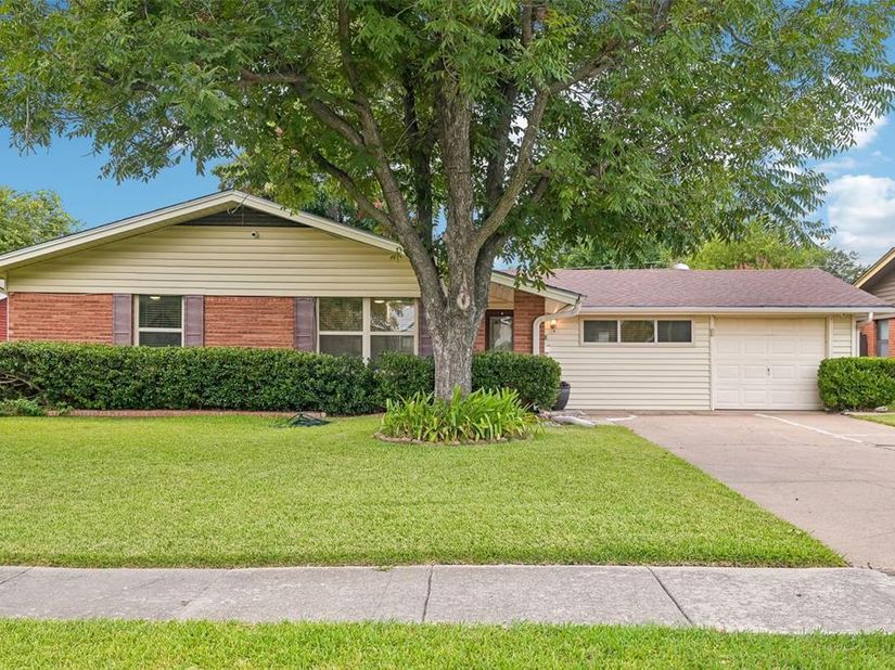 3438  Princeton Drive , Irving Texas 75062