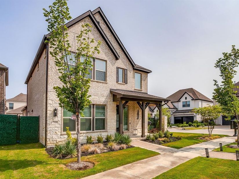 708  Pheasant Run Street , Arlington Texas 76005