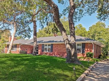 447 W Colorado Boulevard 