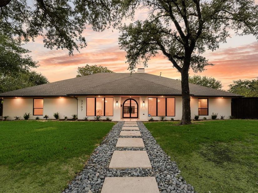3707  Princess Lane , Dallas Texas 75229